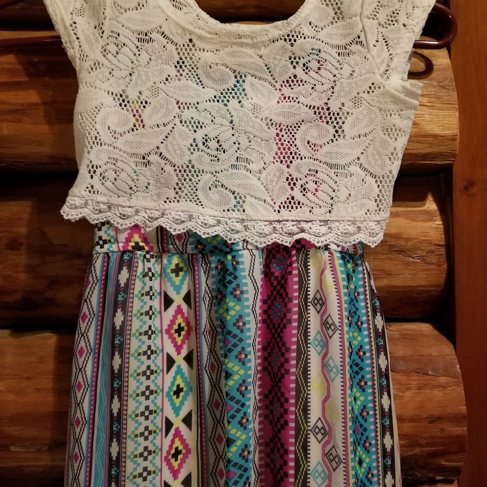$3 if bundled Girls dress size S(6/6x)
